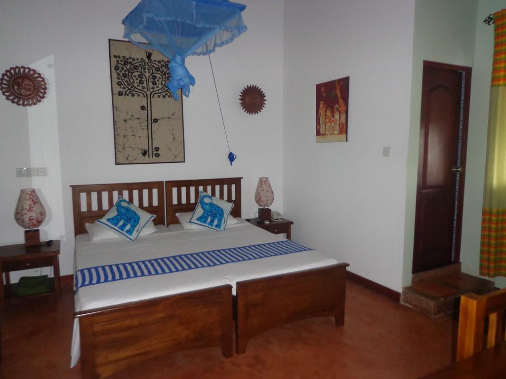 Blue Elephant Tourist Guesthouse Kudapaduwa Luaran gambar