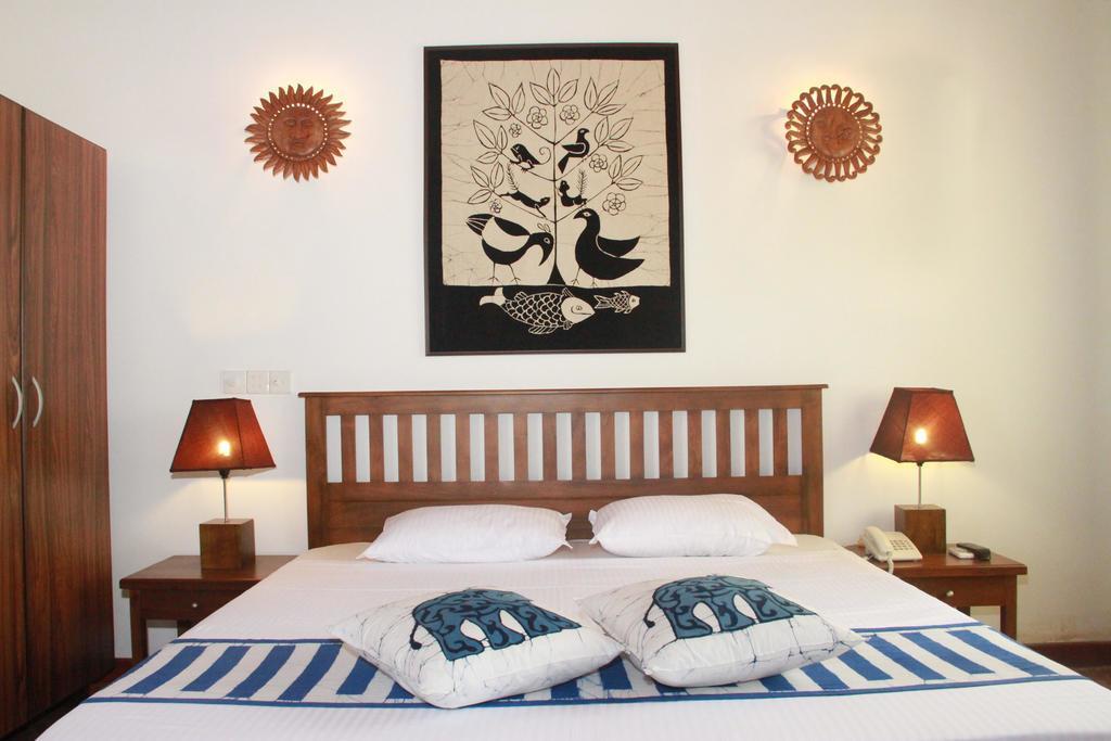 Blue Elephant Tourist Guesthouse Kudapaduwa Luaran gambar
